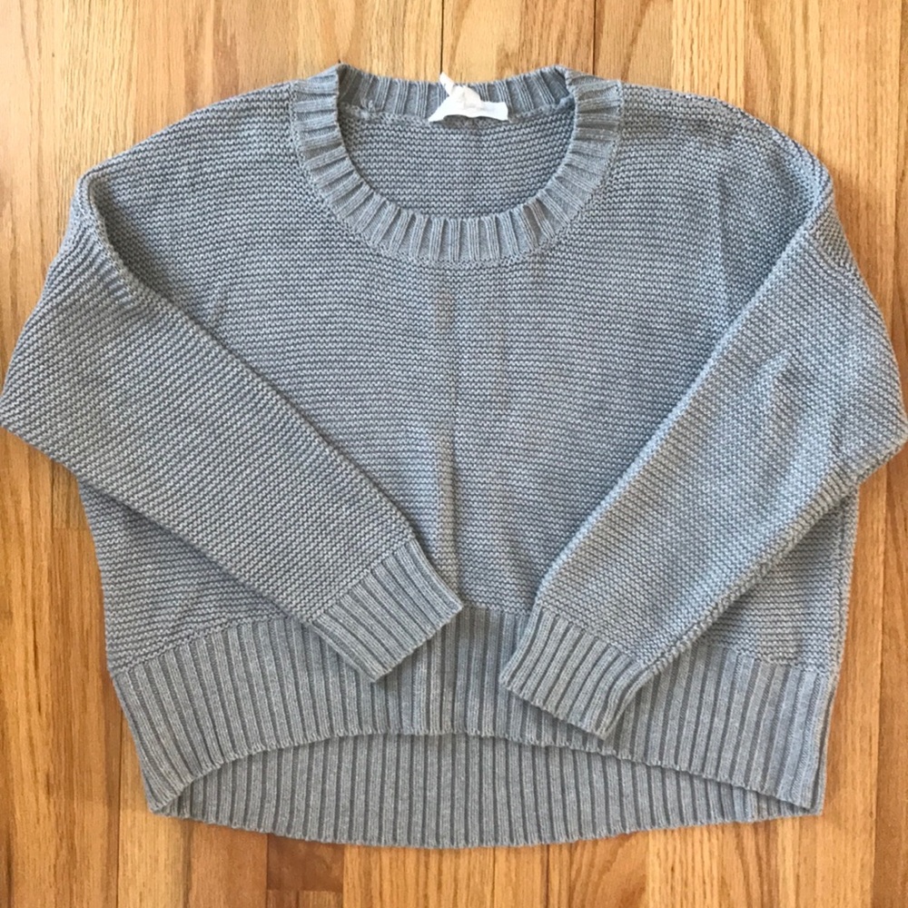BCBG generation. Gray sweater.